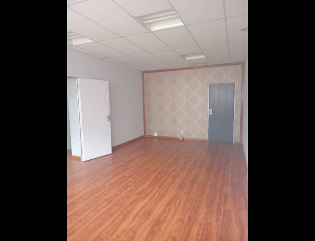 Office property to rent in ORMONDE